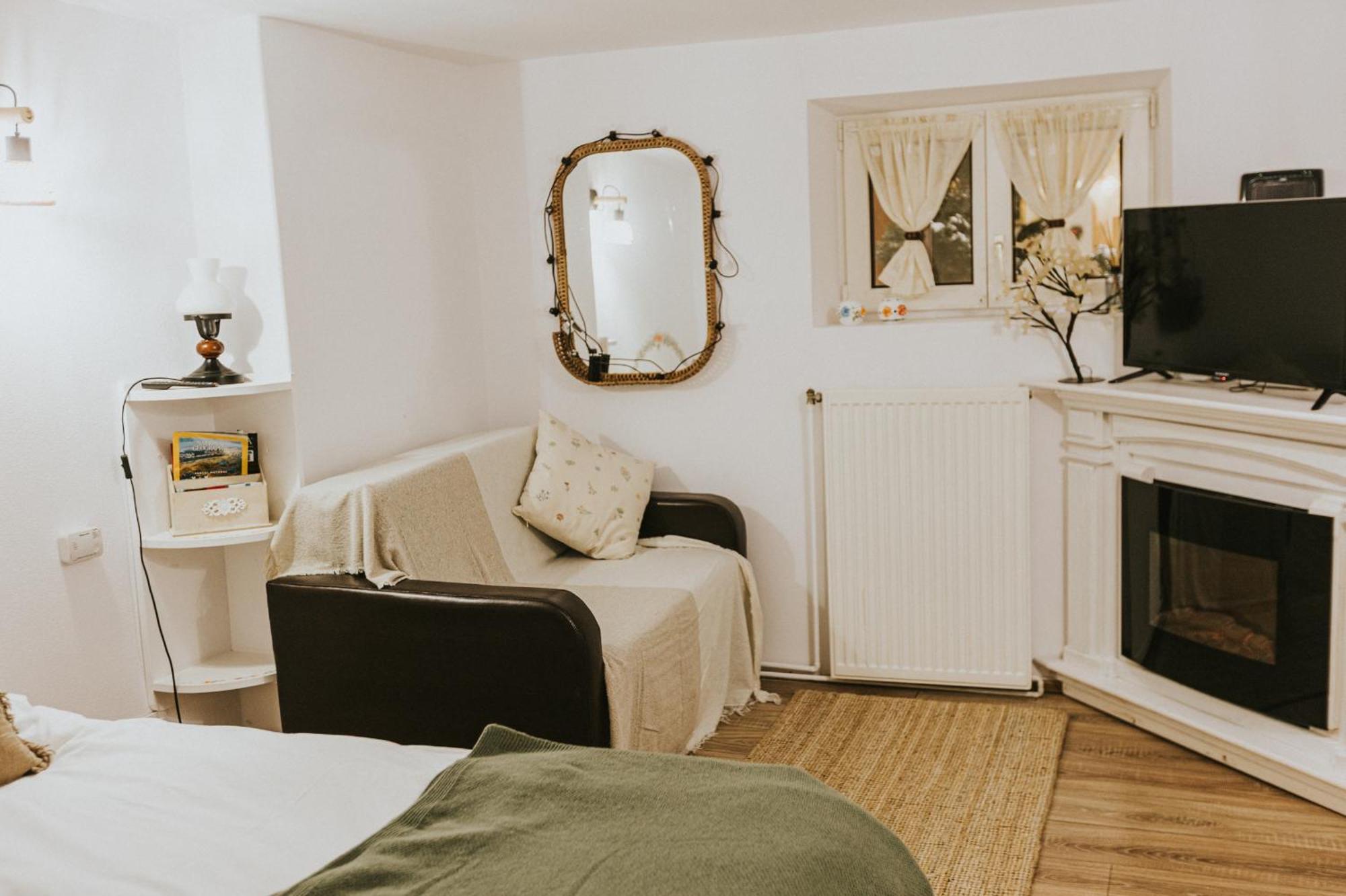 Republicii Rustic Apartament In Brasov City Center Bagian luar foto