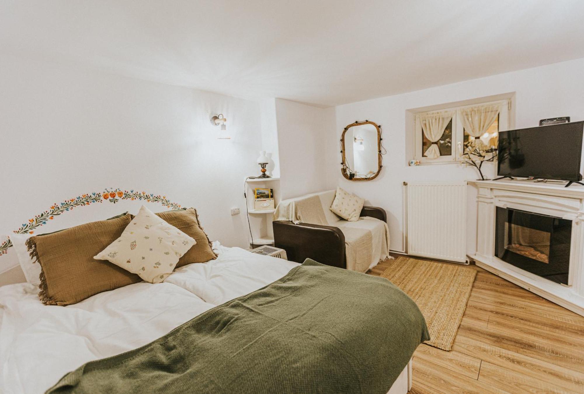 Republicii Rustic Apartament In Brasov City Center Bagian luar foto